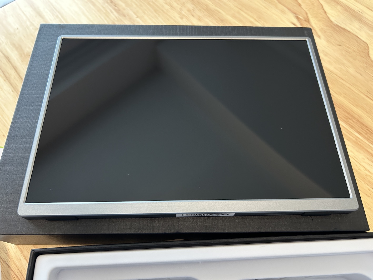 実物レビュー】VisionOwl モバイルモニター 10.5インチ - コスパ